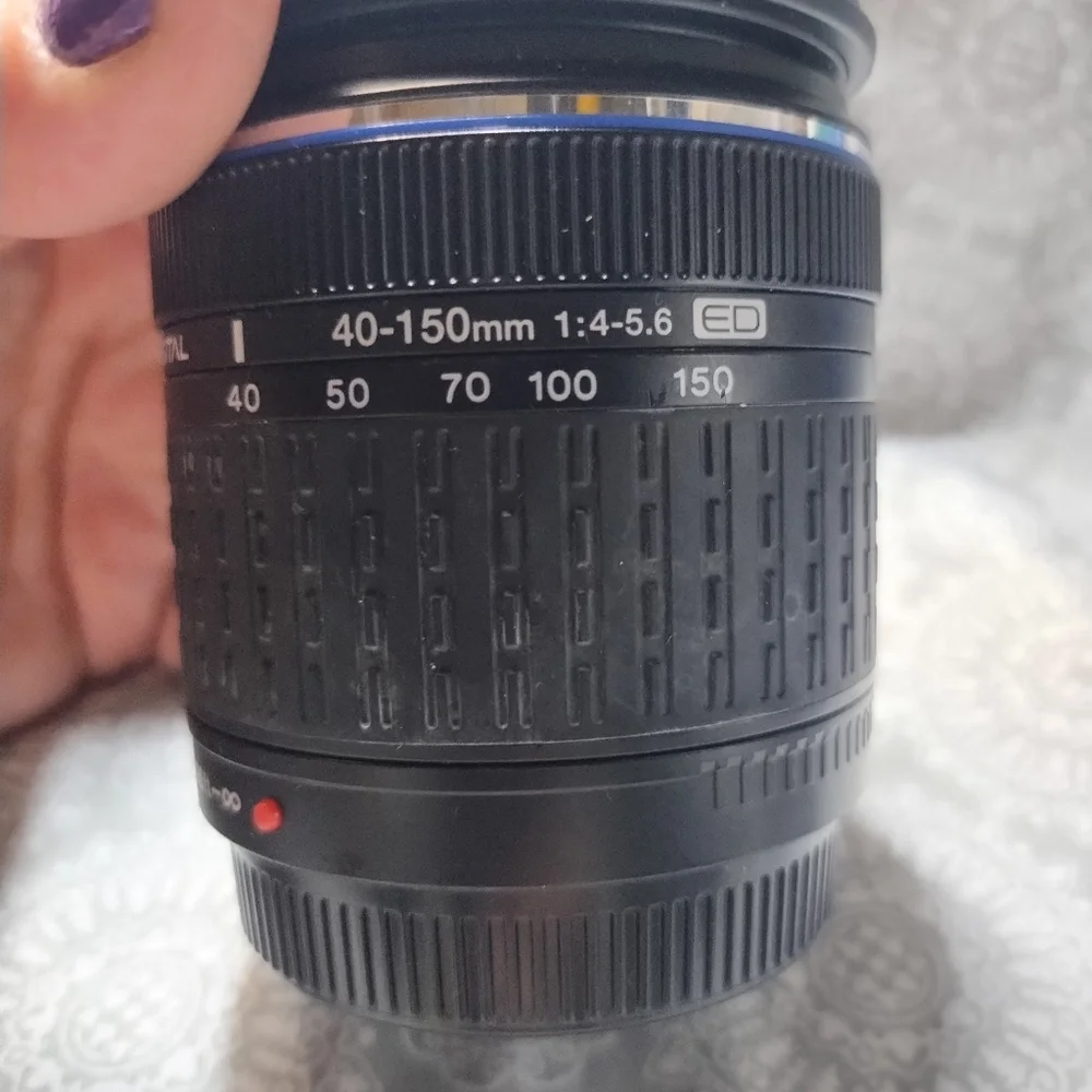 Olympus Zuiko Digital 40-150mm f/4-5.6 Zoom Lens